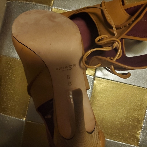 Shoes - Picture 3 of 4